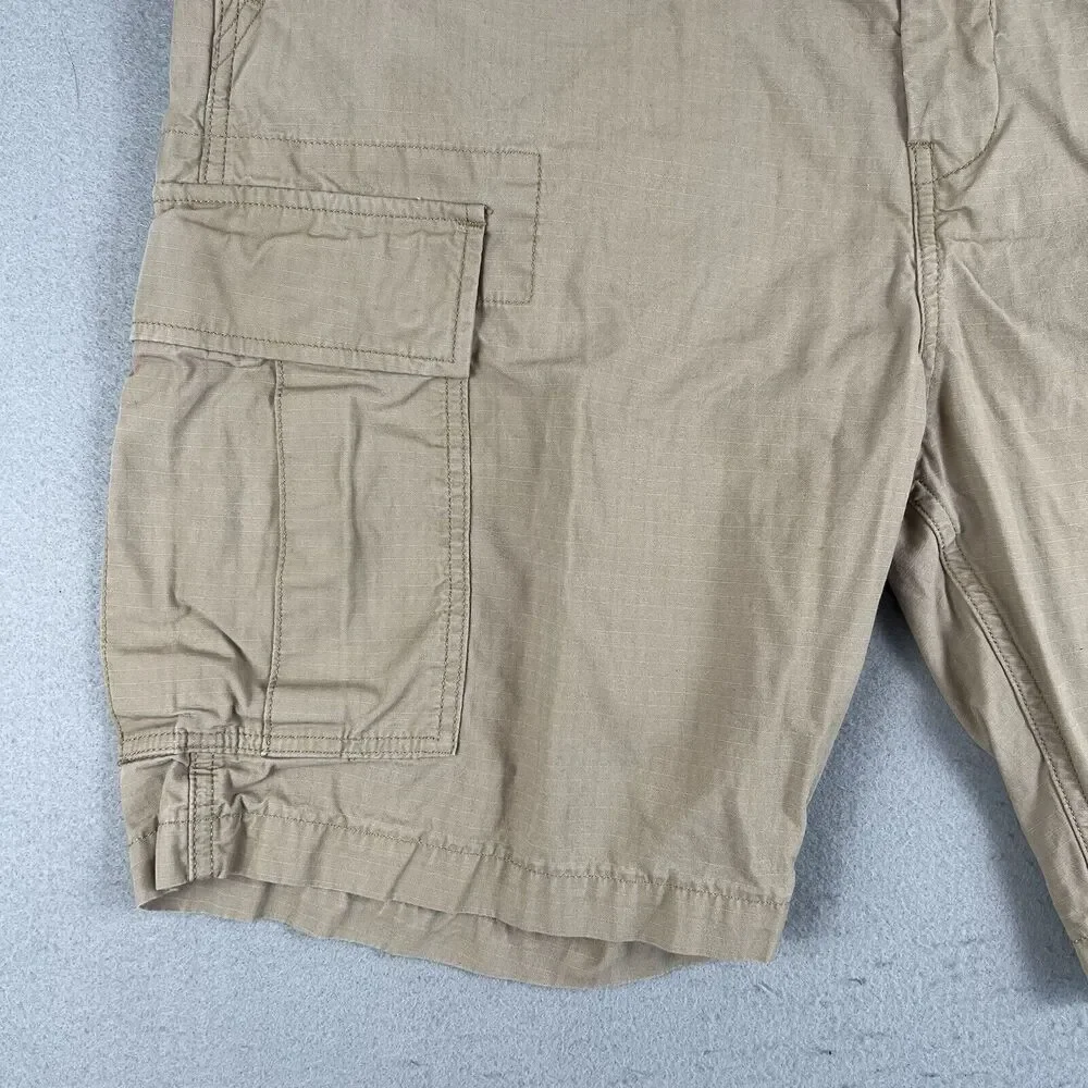 Levis Rip Stop Cotton Beige Cargo Shorts 9” Inseam Mens Size 38‎
